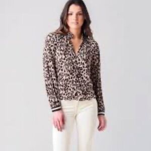 Saylor Astoria Leopard Print long sleeve shirt v neck button down Medium